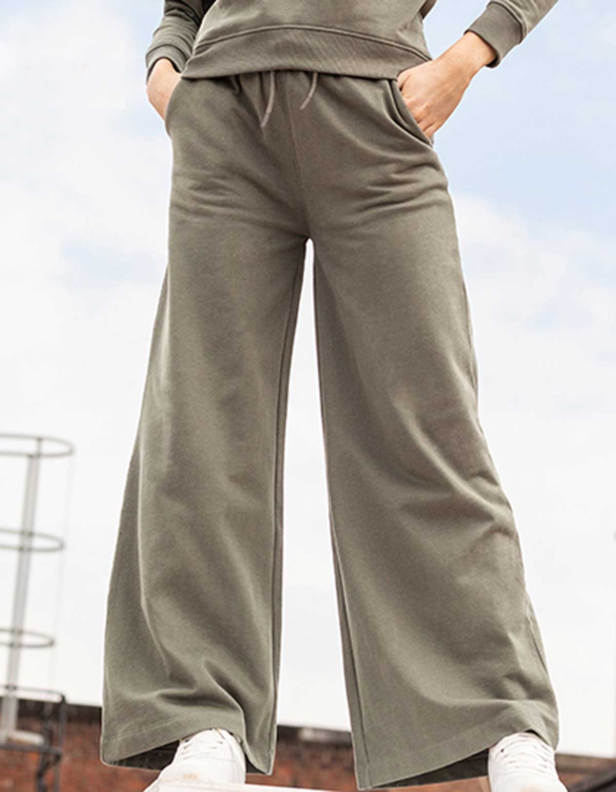 Women´s Sustainable Fashion Wide Leg Joggers SF431 Skinnifit